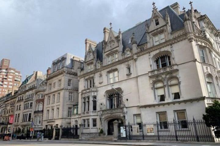 Bowery Boys Walking Tour: Gilded Age Mansions of Fifth Avenue, 70th to 91st Street (5/8)