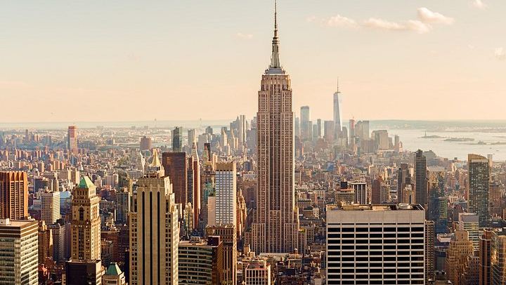 Fifth Avenue Mansions Walking Tour with Top of the Rock Tickets and Optional Beam (3/12)