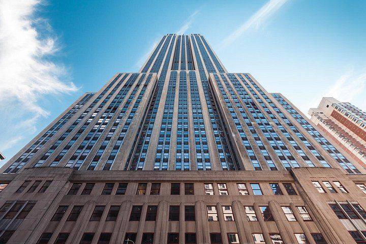 Fifth Avenue Mansions Walking Tour with Top of the Rock Tickets and Optional Beam (1/12)