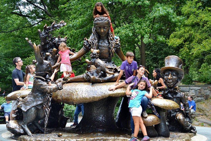 Central Park Guided Walk in English or Spanish: Landmarks and Quiet Corners (11/11)