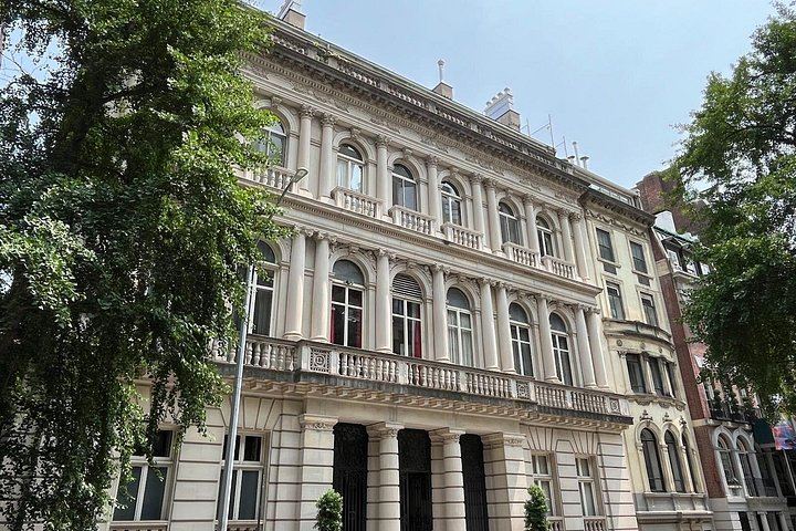 Bowery Boys Walking Tour: Gilded Age Mansions of Fifth Avenue, 70th to 91st Street (6/8)