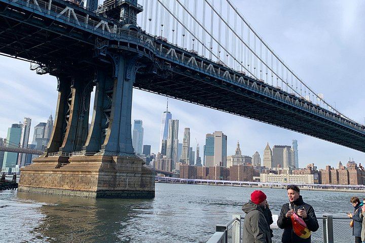 DUMBO Street Art, Bridges and Skyline Walking Tour with Photos and a Drink (3/12)