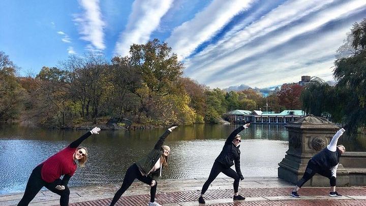 Central Park Sunrise Power Walk with Yoga Stretches (3/9)
