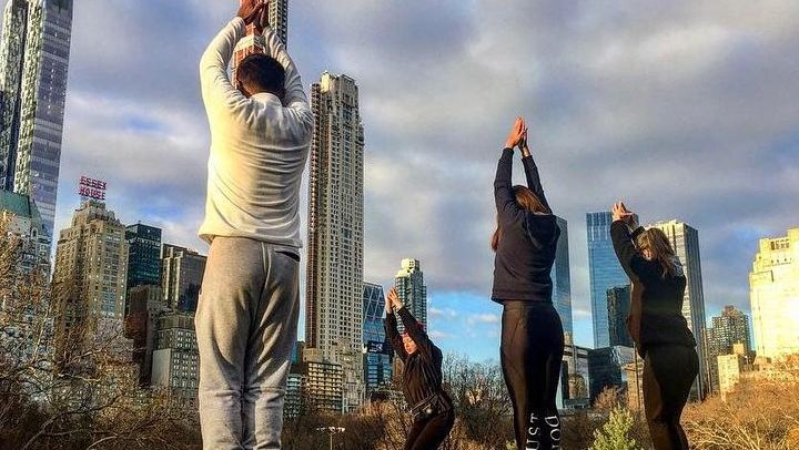 Central Park Sunrise Power Walk with Yoga Stretches (1/9)