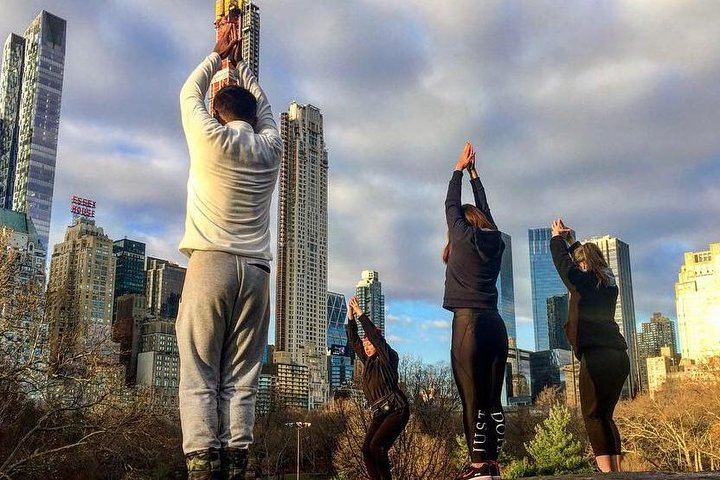 Central Park Sunrise Power Walk with Yoga Stretches (1/9)