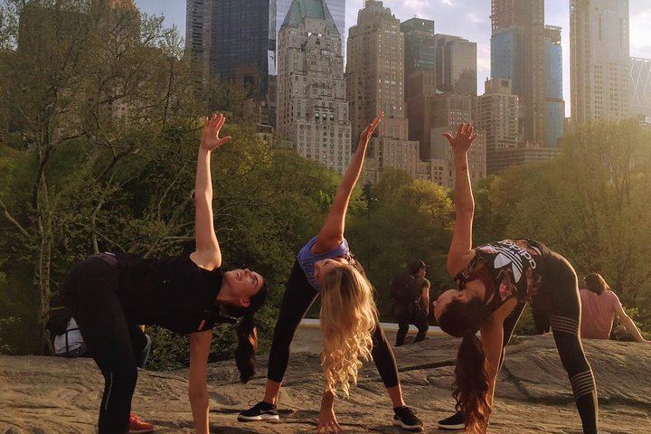 Central Park Sunrise Power Walk with Yoga Stretches (6/9)