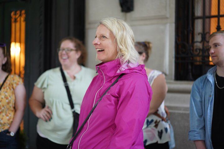 Private Gilded Age Mansions Walk on Fifth Avenue with a Local Guide (4/11)