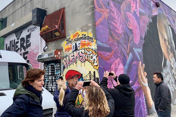 Bushwick Graffiti and Street Art Walking Tour in Brooklyn (12/12)
