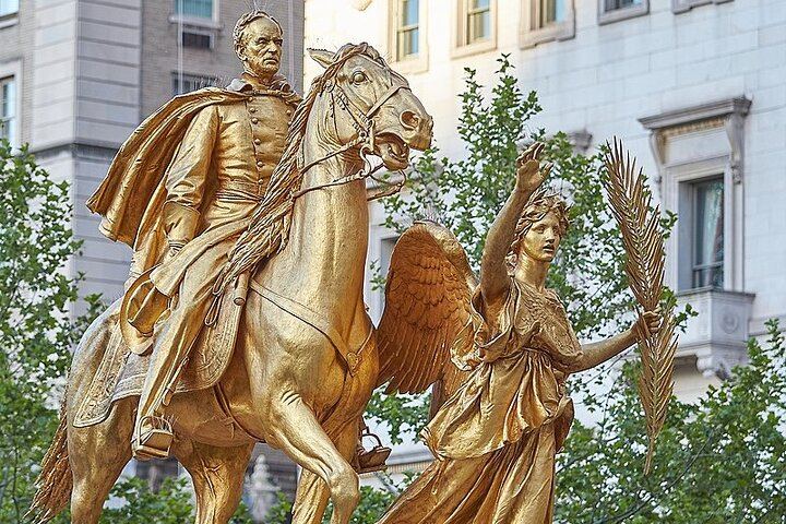 Private Gilded Age Walking Tour of Fifth Avenue: New York High Society (2/5)