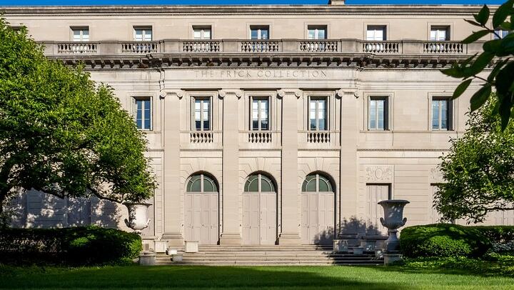 Private Gilded Age Walking Tour of Fifth Avenue: New York High Society (1/5)