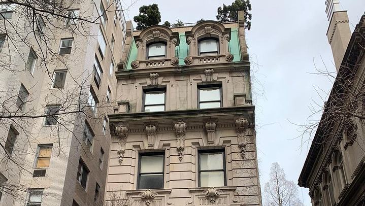 Private Fifth Avenue Gilded Age Mansions Walk, Plaza Hotel to 92nd Street (2/10)