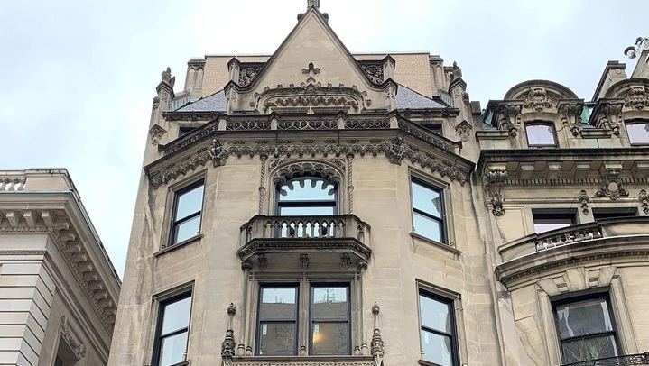 Private Fifth Avenue Gilded Age Mansions Walk, Plaza Hotel to 92nd Street (3/10)