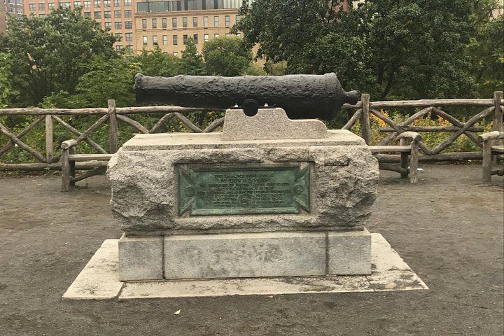 Secret Places of Central Park: North Woods, Forts and Conservatory Garden (2/7)