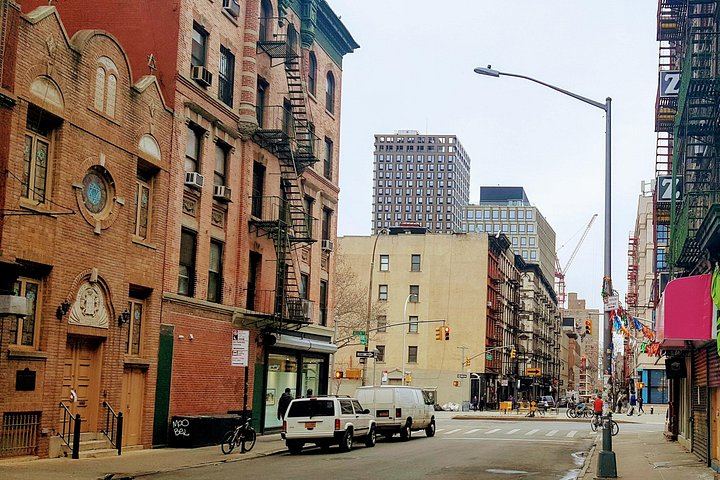 Lower East Side Walking Tour: Immigrant Life and Housing History from Five Points (1/12)