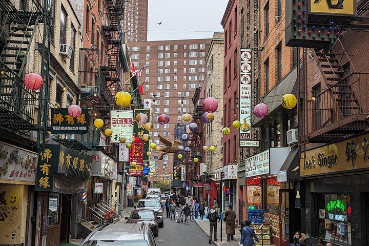 Lower East Side Walking Tour: Immigrant Life and Housing History from Five Points (8/12)