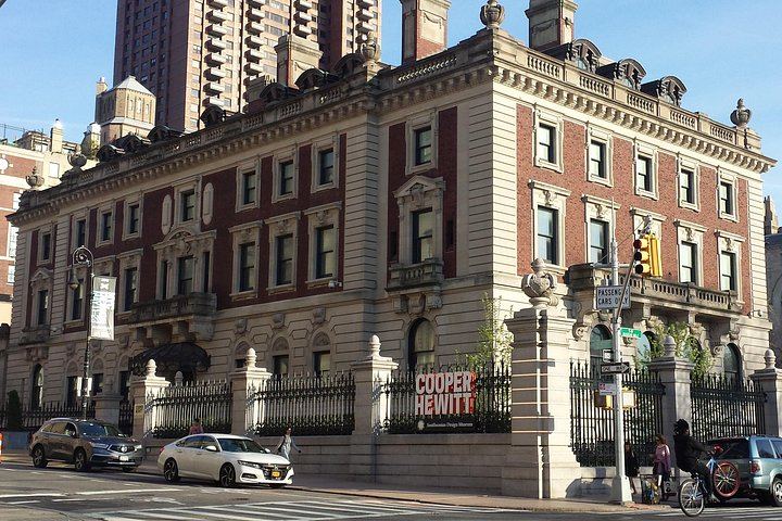 Film and Fiction Walking Tour of Carnegie Hill: Movie Locations on Museum Mile (3/12)
