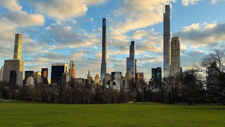 Upper East Side Architecture Walking Tour: Gilded Age Mansions to the Guggenheim (1/12)