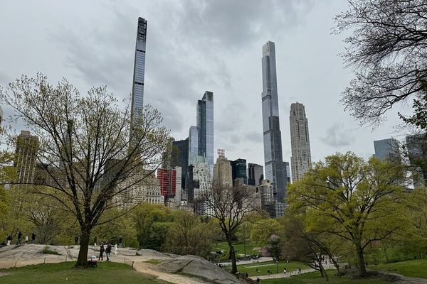 Upper East Side Architecture Walking Tour: Gilded Age Mansions to the Guggenheim